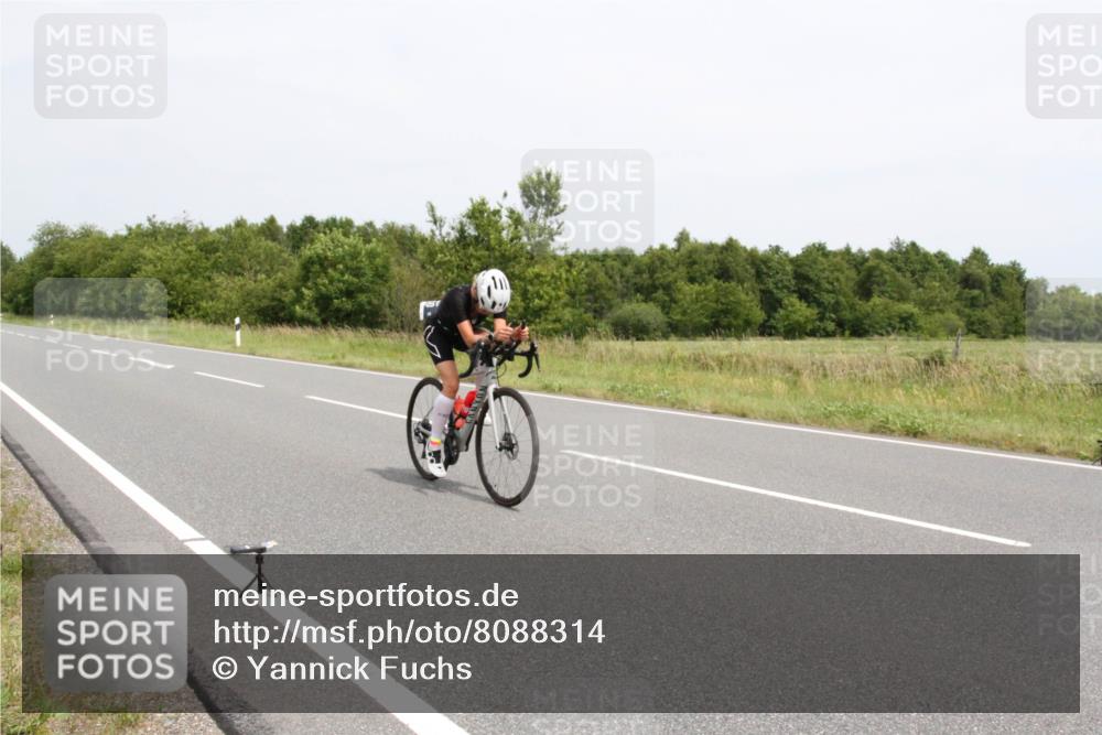 22.06.2025 - Viking Triathlon Yannick Fuchs http://msf.ph/oto/8088314 22.06.2025 13:22:24 Radfahren 60 meine-sportfotos.de