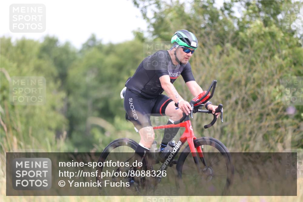 22.06.2025 - Viking Triathlon Yannick Fuchs http://msf.ph/oto/8088326 22.06.2025 13:15:28 Radfahren 43, 410 meine-sportfotos.de