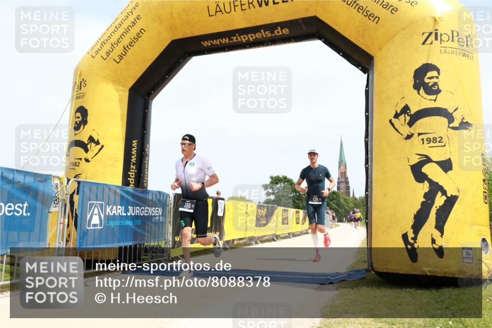 22.06.2025 - Viking Triathlon H.Heesch http://msf.ph/oto/8088378 22.06.2025 13:17:36 Laufen 10, 386, 529 meine-sportfotos.de