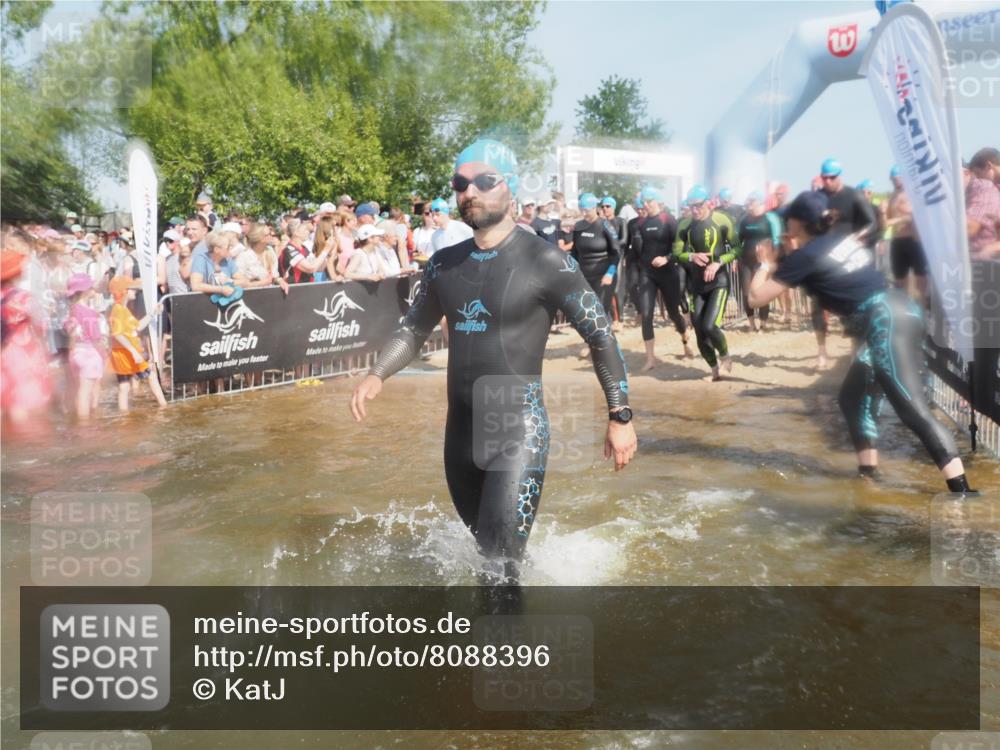 22.06.2025 - Viking Triathlon KatJ http://msf.ph/oto/8088396 22.06.2025 10:08:33 Schwimmen 48, 69, 71, 97, 166, 246, 303, 305, 319, 357, 360, 472, 481, 490, 499, 518, 542 meine-sportfotos.de