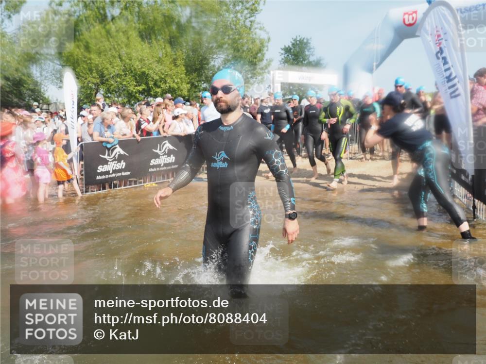 22.06.2025 - Viking Triathlon KatJ http://msf.ph/oto/8088404 22.06.2025 10:08:33 Schwimmen 48, 69, 71, 97, 166, 246, 303, 305, 319, 357, 360, 472, 481, 490, 499, 518, 542 meine-sportfotos.de