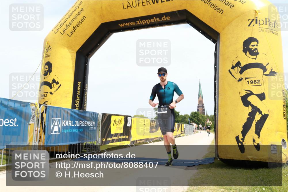 22.06.2025 - Viking Triathlon H.Heesch http://msf.ph/oto/8088407 22.06.2025 13:18:34 Laufen 57 meine-sportfotos.de