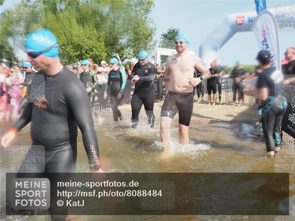 22.06.2025 - Viking Triathlon KatJ http://msf.ph/oto/8088484 22.06.2025 10:08:39 Schwimmen 71, 136, 166, 234, 241, 246, 303, 305, 319, 356, 357, 360, 459, 470, 471, 472, 481, 490, 542, 656 meine-sportfotos.de