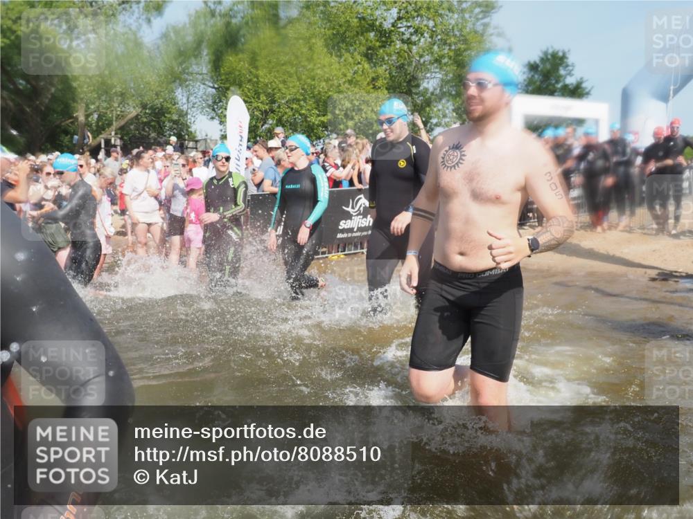 22.06.2025 - Viking Triathlon KatJ http://msf.ph/oto/8088510 22.06.2025 10:08:40 Schwimmen 71, 136, 166, 234, 241, 246, 303, 305, 319, 356, 357, 459, 470, 471, 656 meine-sportfotos.de