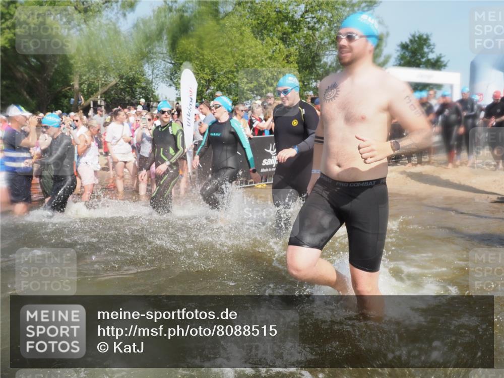 22.06.2025 - Viking Triathlon KatJ http://msf.ph/oto/8088515 22.06.2025 10:08:40 Schwimmen 71, 136, 166, 234, 241, 246, 303, 305, 319, 356, 357, 459, 470, 471, 656 meine-sportfotos.de