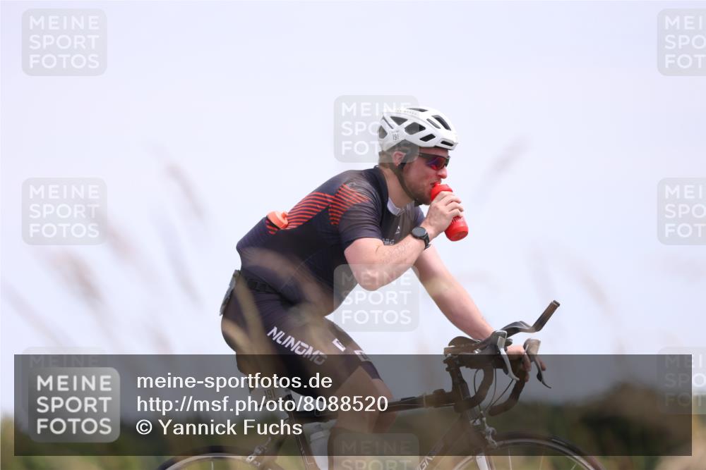 22.06.2025 - Viking Triathlon Yannick Fuchs http://msf.ph/oto/8088520 22.06.2025 13:16:06 Radfahren 191, 476, 499 meine-sportfotos.de