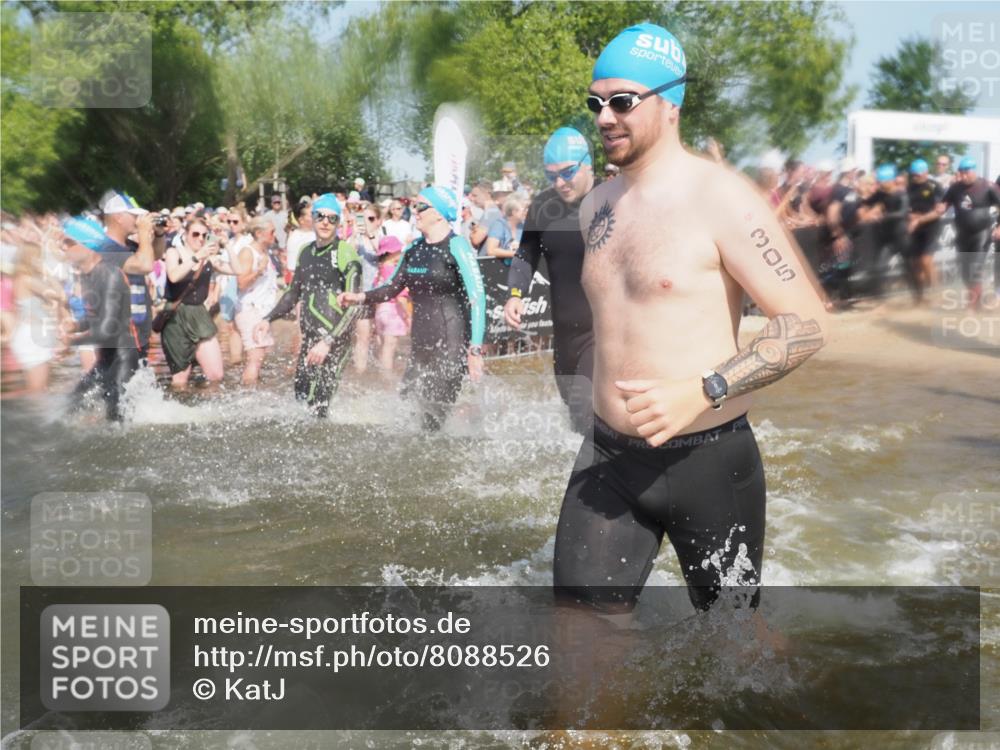 22.06.2025 - Viking Triathlon KatJ http://msf.ph/oto/8088526 22.06.2025 10:08:41 Schwimmen 71, 136, 166, 234, 241, 246, 303, 305, 319, 356, 357, 459, 470, 471, 656 meine-sportfotos.de