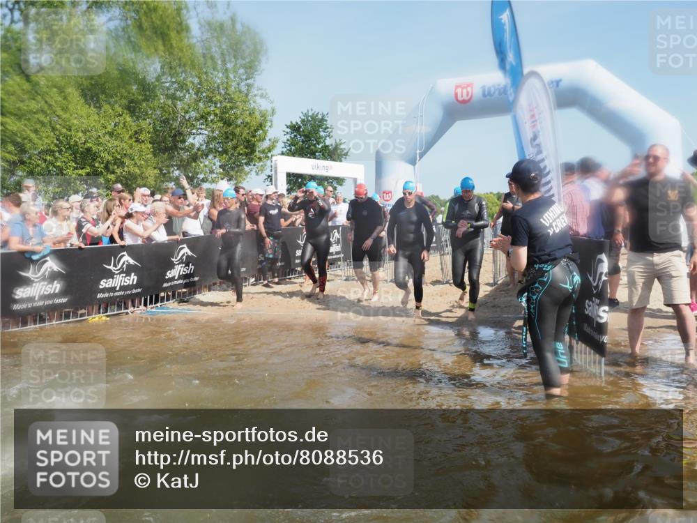 22.06.2025 - Viking Triathlon KatJ http://msf.ph/oto/8088536 22.06.2025 10:08:42 Schwimmen 71, 136, 166, 234, 241, 246, 303, 305, 319, 356, 357, 459, 470, 471, 656 meine-sportfotos.de
