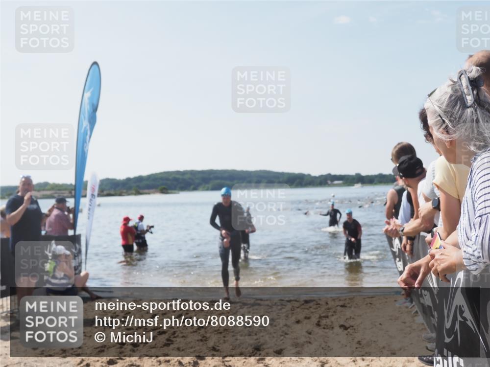 22.06.2025 - Viking Triathlon MichiJ http://msf.ph/oto/8088590 22.06.2025 10:36:37 Schwimmen 42, 232, 251, 332 meine-sportfotos.de