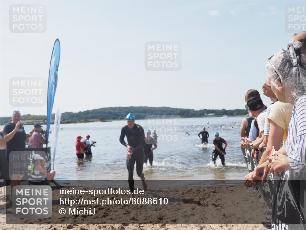 22.06.2025 - Viking Triathlon MichiJ http://msf.ph/oto/8088610 22.06.2025 10:36:38 Schwimmen 42, 232, 251, 332 meine-sportfotos.de