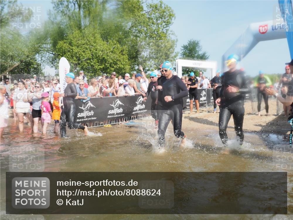 22.06.2025 - Viking Triathlon KatJ http://msf.ph/oto/8088624 22.06.2025 10:08:43 Schwimmen 71, 136, 166, 234, 241, 246, 303, 305, 319, 356, 357, 459, 470, 471, 640, 656 meine-sportfotos.de
