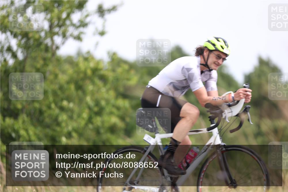22.06.2025 - Viking Triathlon Yannick Fuchs http://msf.ph/oto/8088652 22.06.2025 13:16:43 Radfahren 221, 273, 501 meine-sportfotos.de