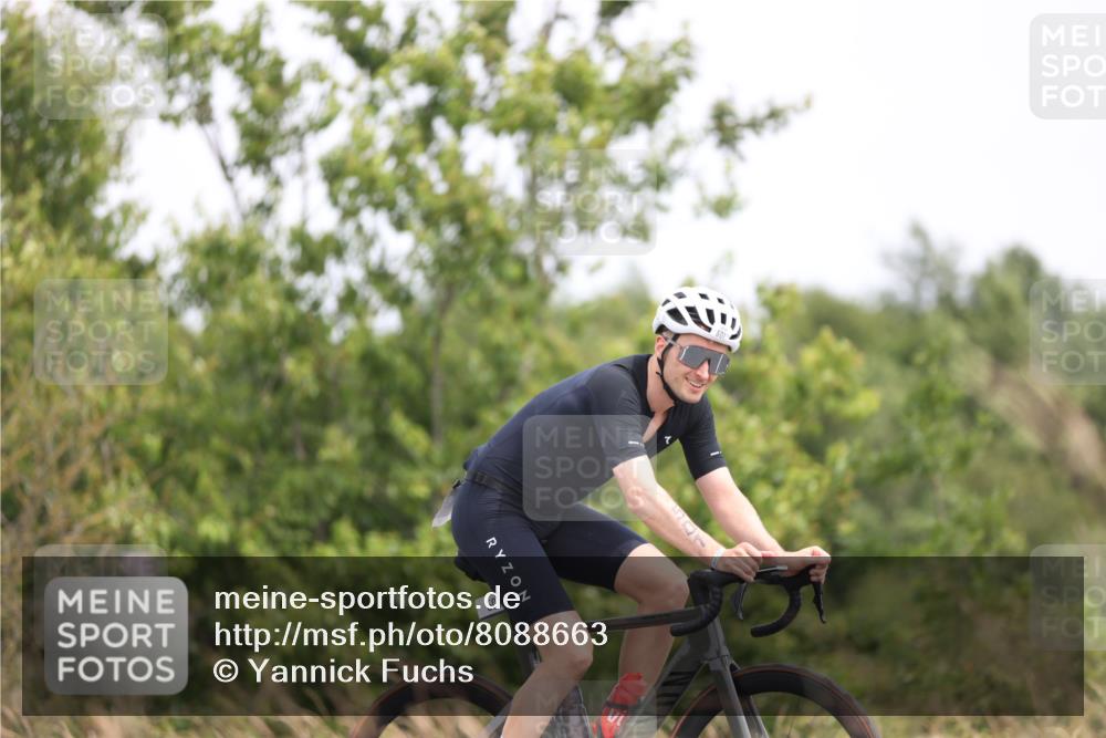 22.06.2025 - Viking Triathlon Yannick Fuchs http://msf.ph/oto/8088663 22.06.2025 13:16:45 Radfahren 221, 273, 501 meine-sportfotos.de