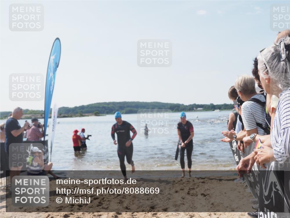 22.06.2025 - Viking Triathlon MichiJ http://msf.ph/oto/8088669 22.06.2025 10:36:41 Schwimmen 232, 251, 332 meine-sportfotos.de