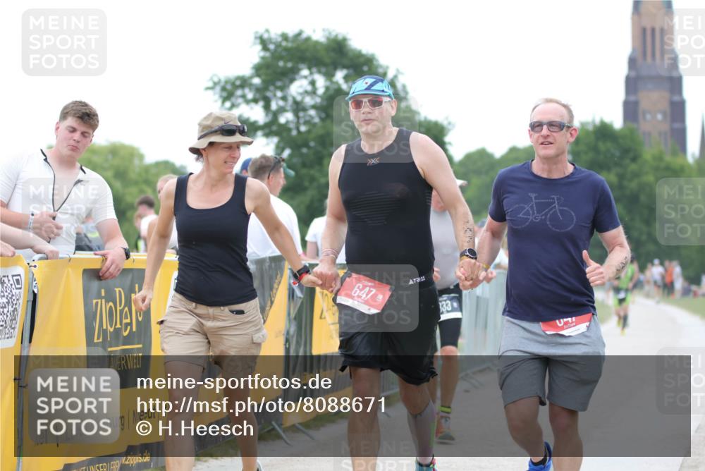 22.06.2025 - Viking Triathlon H.Heesch http://msf.ph/oto/8088671 22.06.2025 15:56:10 Laufen 199, 333, 647 meine-sportfotos.de