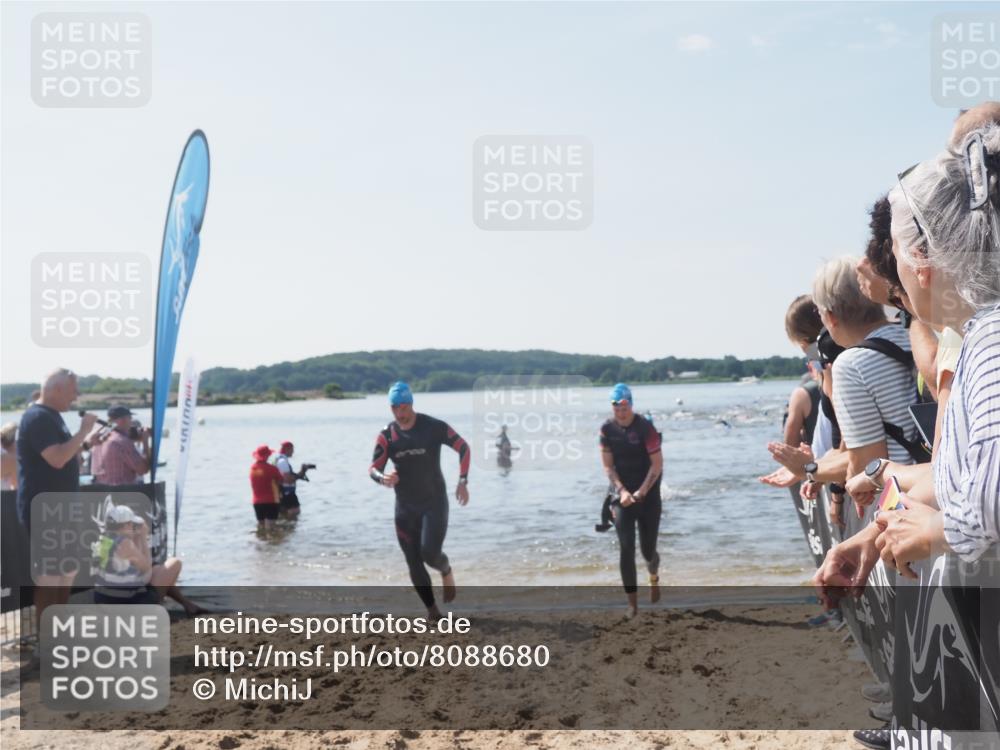 22.06.2025 - Viking Triathlon MichiJ http://msf.ph/oto/8088680 22.06.2025 10:36:41 Schwimmen 232, 251, 332 meine-sportfotos.de