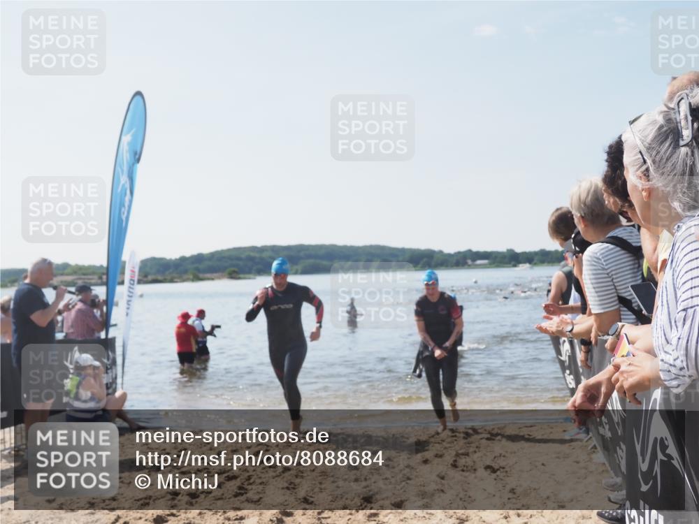 22.06.2025 - Viking Triathlon MichiJ http://msf.ph/oto/8088684 22.06.2025 10:36:41 Schwimmen 232, 251, 332 meine-sportfotos.de