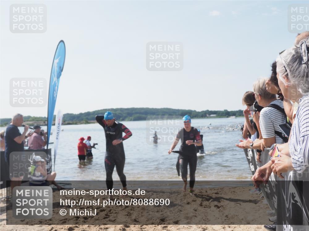 22.06.2025 - Viking Triathlon MichiJ http://msf.ph/oto/8088690 22.06.2025 10:36:41 Schwimmen 232, 251, 332 meine-sportfotos.de