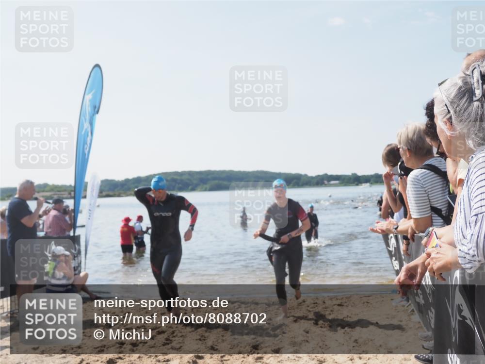 22.06.2025 - Viking Triathlon MichiJ http://msf.ph/oto/8088702 22.06.2025 10:36:42 Schwimmen 232, 251, 332 meine-sportfotos.de
