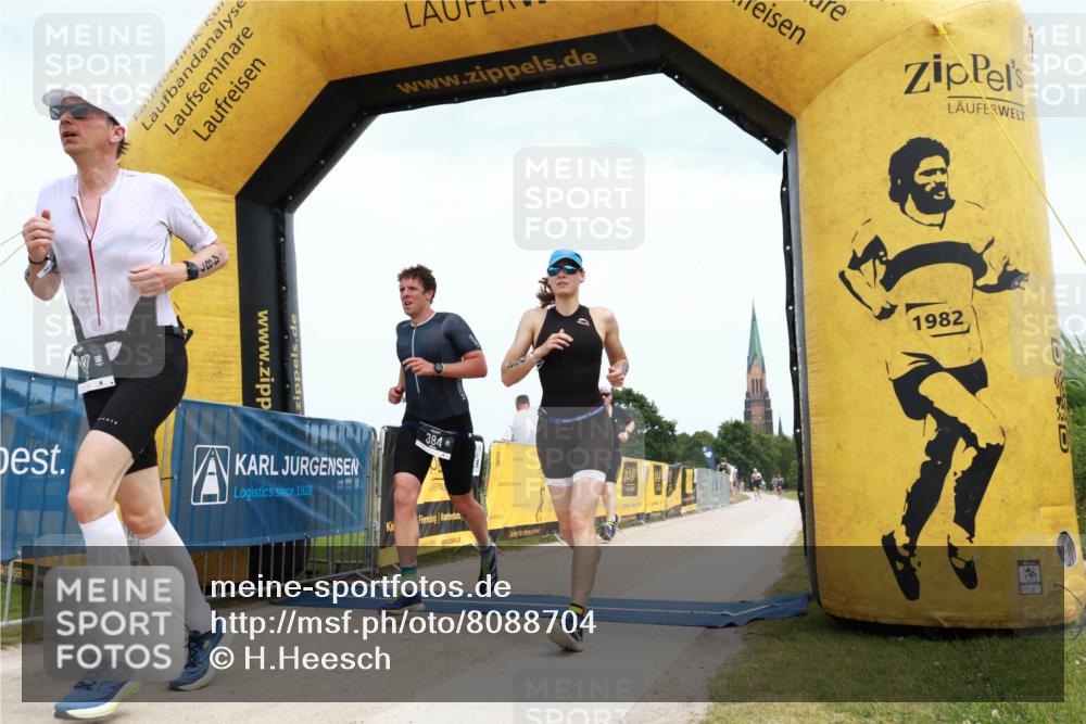 22.06.2025 - Viking Triathlon H.Heesch http://msf.ph/oto/8088704 22.06.2025 13:23:06 Laufen 200, 297, 384, 487 meine-sportfotos.de