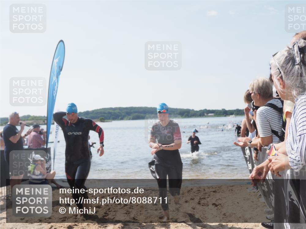 22.06.2025 - Viking Triathlon MichiJ http://msf.ph/oto/8088711 22.06.2025 10:36:42 Schwimmen 232, 251, 332 meine-sportfotos.de