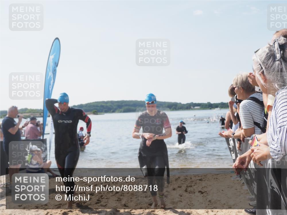 22.06.2025 - Viking Triathlon MichiJ http://msf.ph/oto/8088718 22.06.2025 10:36:42 Schwimmen 232, 251, 332 meine-sportfotos.de