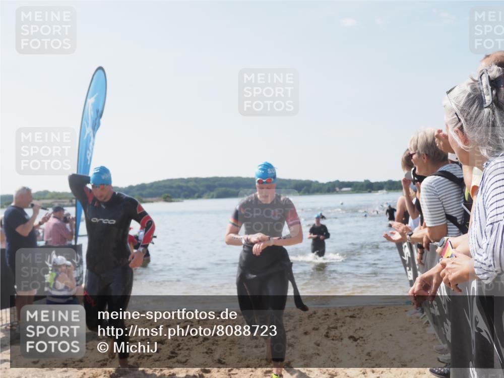 22.06.2025 - Viking Triathlon MichiJ http://msf.ph/oto/8088723 22.06.2025 10:36:42 Schwimmen 232, 251, 332 meine-sportfotos.de