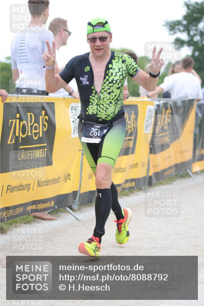 22.06.2025 - Viking Triathlon H.Heesch http://msf.ph/oto/8088792 22.06.2025 15:56:22 Laufen 261, 306 meine-sportfotos.de