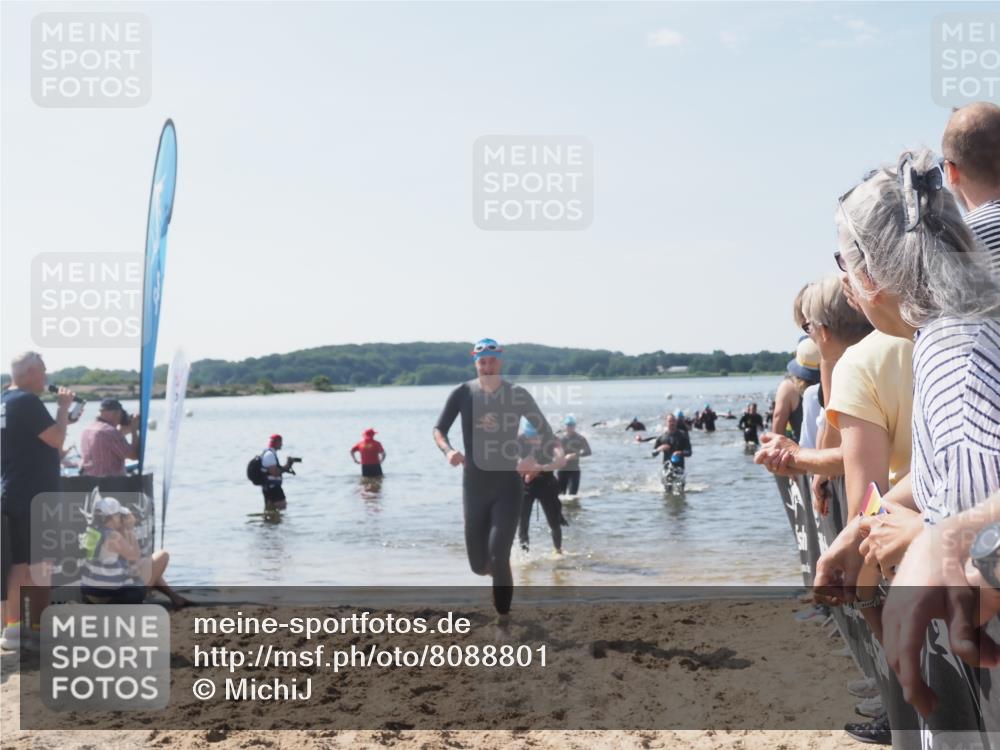 22.06.2025 - Viking Triathlon MichiJ http://msf.ph/oto/8088801 22.06.2025 10:37:05 Schwimmen 172, 331, 355, 388, 454, 500, 513, 649 meine-sportfotos.de
