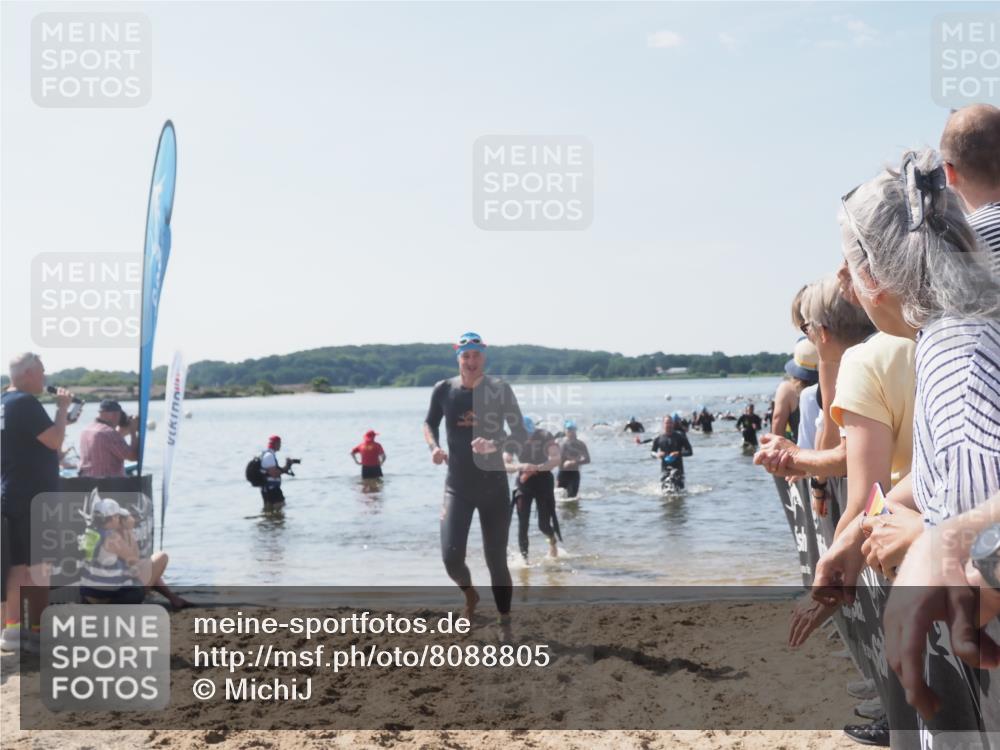 22.06.2025 - Viking Triathlon MichiJ http://msf.ph/oto/8088805 22.06.2025 10:37:06 Schwimmen 172, 331, 355, 388, 454, 500, 513, 649 meine-sportfotos.de