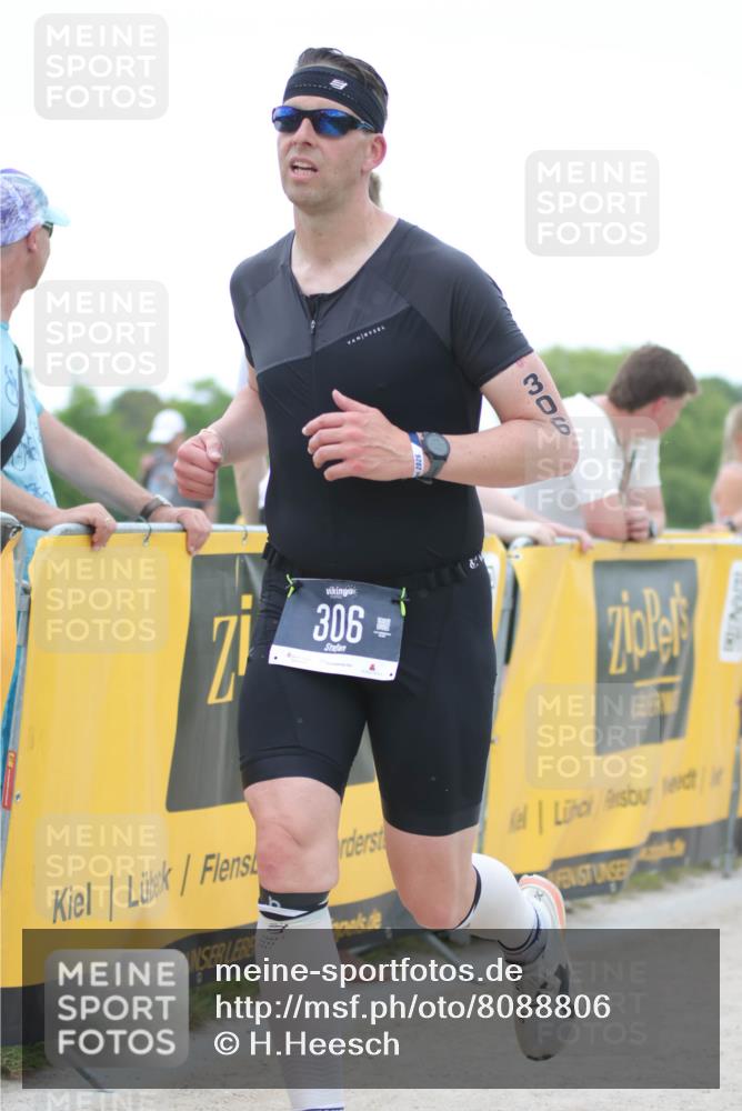 22.06.2025 - Viking Triathlon H.Heesch http://msf.ph/oto/8088806 22.06.2025 15:56:24 Laufen 261, 306 meine-sportfotos.de