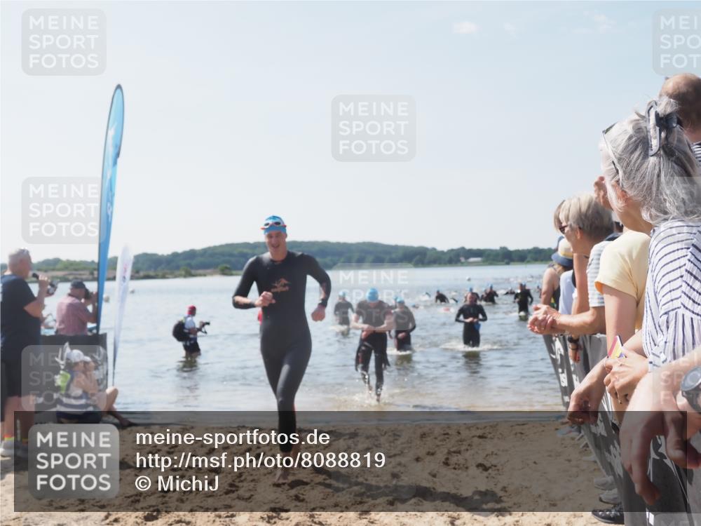 22.06.2025 - Viking Triathlon MichiJ http://msf.ph/oto/8088819 22.06.2025 10:37:06 Schwimmen 172, 331, 355, 388, 454, 500, 513, 649 meine-sportfotos.de