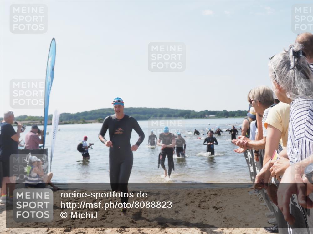 22.06.2025 - Viking Triathlon MichiJ http://msf.ph/oto/8088823 22.06.2025 10:37:06 Schwimmen 172, 331, 355, 388, 454, 500, 513, 649 meine-sportfotos.de