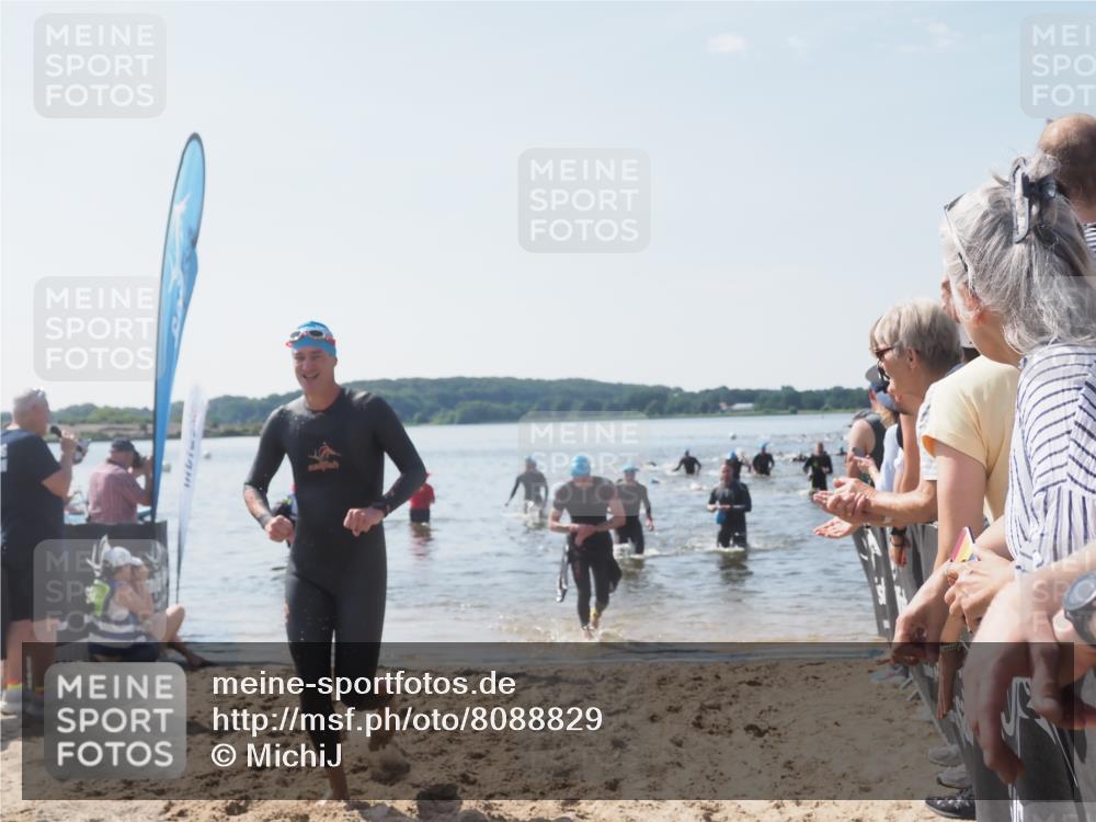 22.06.2025 - Viking Triathlon MichiJ http://msf.ph/oto/8088829 22.06.2025 10:37:07 Schwimmen 172, 331, 355, 370, 388, 454, 500, 513, 649 meine-sportfotos.de