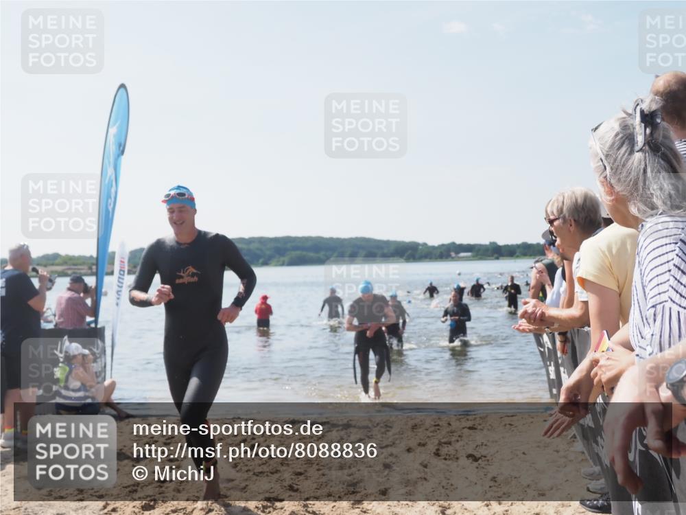 22.06.2025 - Viking Triathlon MichiJ http://msf.ph/oto/8088836 22.06.2025 10:37:07 Schwimmen 172, 331, 355, 370, 388, 454, 500, 513, 649 meine-sportfotos.de