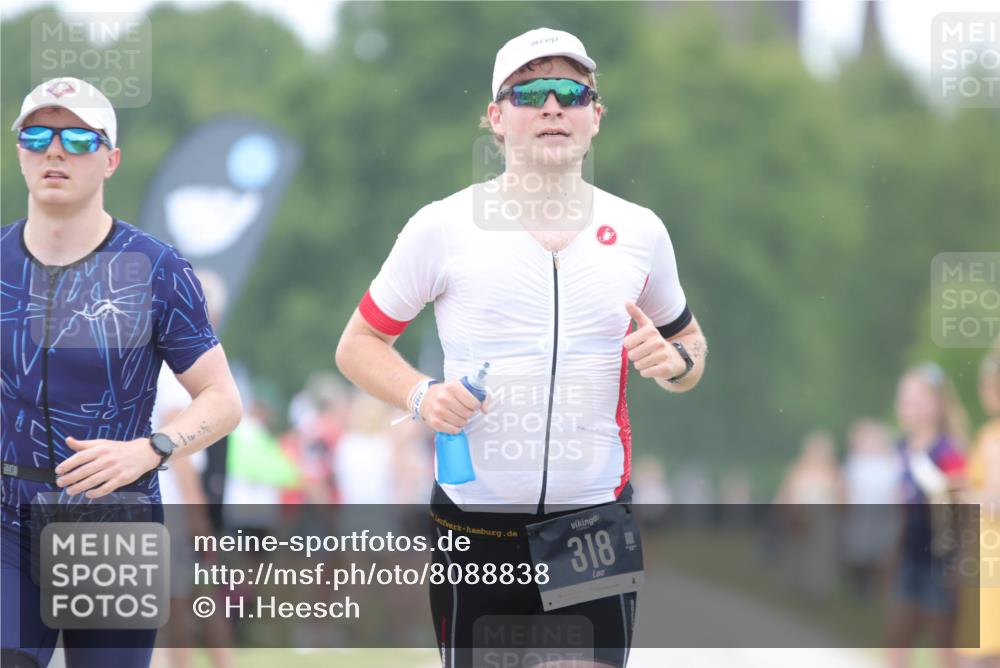 22.06.2025 - Viking Triathlon H.Heesch http://msf.ph/oto/8088838 22.06.2025 15:56:37 Laufen 318, 328 meine-sportfotos.de