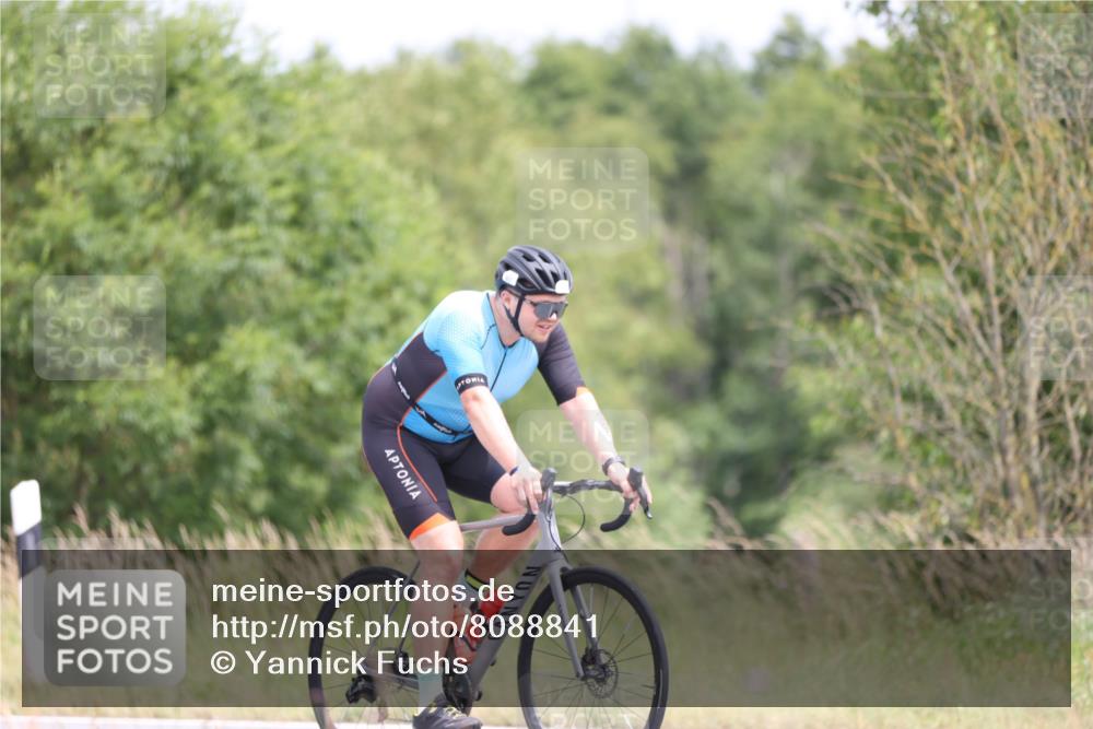 22.06.2025 - Viking Triathlon Yannick Fuchs http://msf.ph/oto/8088841 22.06.2025 13:17:54 Radfahren 55, 236, 467 meine-sportfotos.de