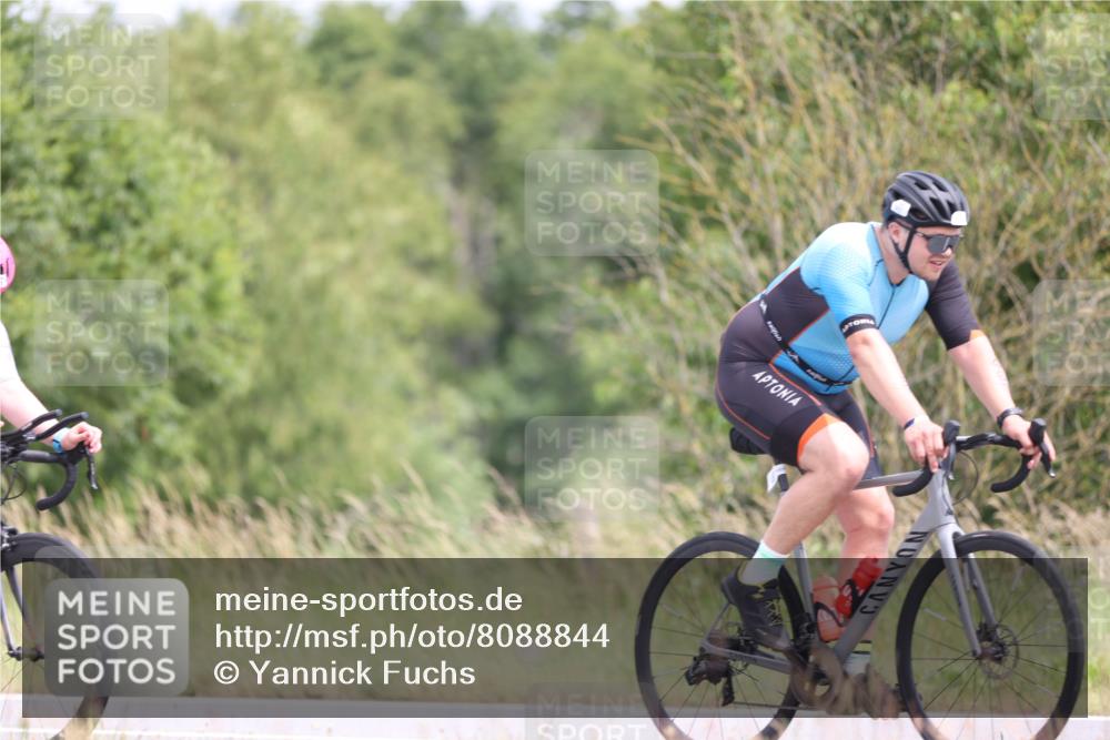 22.06.2025 - Viking Triathlon Yannick Fuchs http://msf.ph/oto/8088844 22.06.2025 13:17:55 Radfahren 55, 236, 467 meine-sportfotos.de
