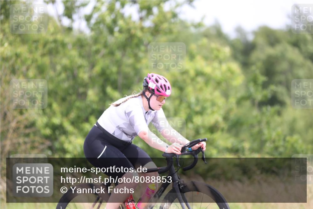 22.06.2025 - Viking Triathlon Yannick Fuchs http://msf.ph/oto/8088853 22.06.2025 13:17:56 Radfahren 55, 236, 467 meine-sportfotos.de