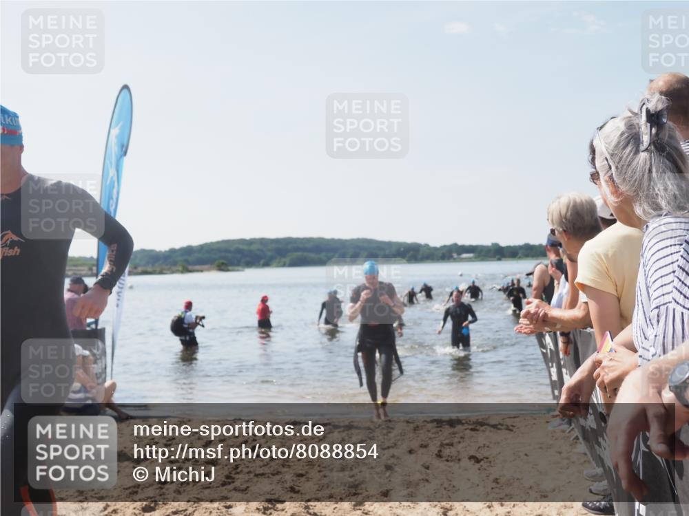 22.06.2025 - Viking Triathlon MichiJ http://msf.ph/oto/8088854 22.06.2025 10:37:08 Schwimmen 172, 355, 370, 388, 454, 500, 513, 649 meine-sportfotos.de