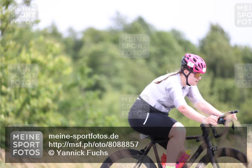 22.06.2025 - Viking Triathlon Yannick Fuchs http://msf.ph/oto/8088857 22.06.2025 13:17:56 Radfahren 55, 236, 467 meine-sportfotos.de