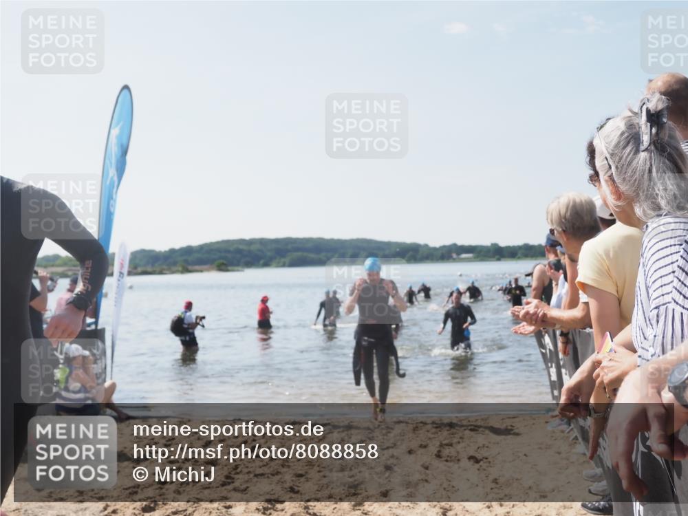22.06.2025 - Viking Triathlon MichiJ http://msf.ph/oto/8088858 22.06.2025 10:37:08 Schwimmen 172, 355, 370, 388, 454, 500, 513, 649 meine-sportfotos.de
