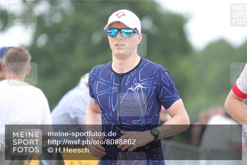 22.06.2025 - Viking Triathlon H.Heesch http://msf.ph/oto/8088862 22.06.2025 15:56:38 Laufen 318, 328 meine-sportfotos.de