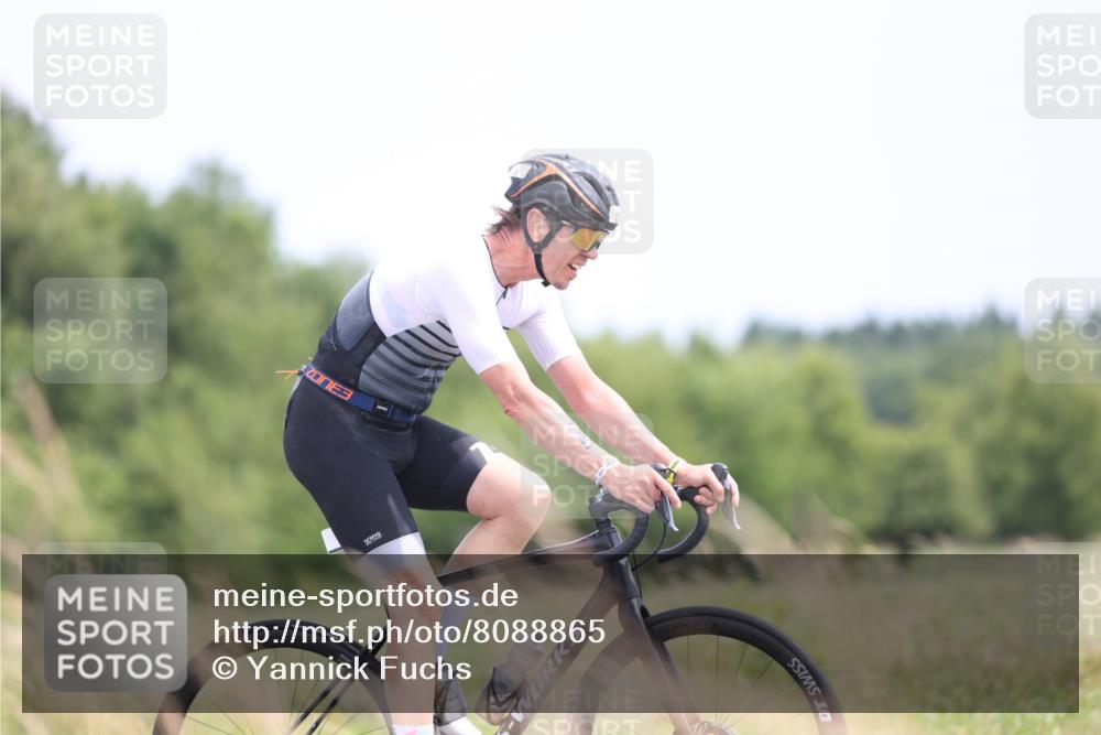 22.06.2025 - Viking Triathlon Yannick Fuchs http://msf.ph/oto/8088865 22.06.2025 13:17:57 Radfahren 55, 236, 467 meine-sportfotos.de