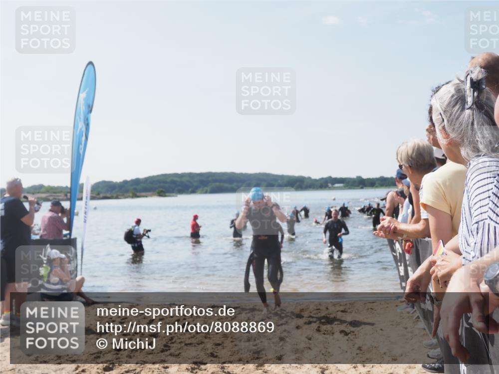 22.06.2025 - Viking Triathlon MichiJ http://msf.ph/oto/8088869 22.06.2025 10:37:08 Schwimmen 172, 355, 370, 388, 454, 500, 513, 649 meine-sportfotos.de