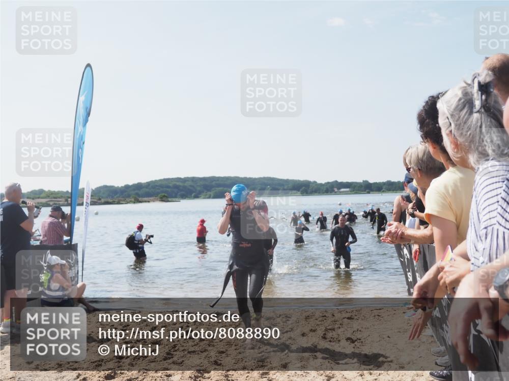 22.06.2025 - Viking Triathlon MichiJ http://msf.ph/oto/8088890 22.06.2025 10:37:09 Schwimmen 172, 233, 355, 370, 388, 454, 500, 513, 649 meine-sportfotos.de
