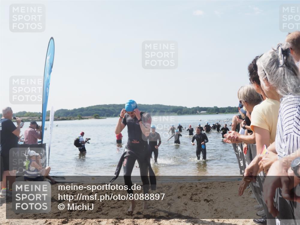 22.06.2025 - Viking Triathlon MichiJ http://msf.ph/oto/8088897 22.06.2025 10:37:09 Schwimmen 172, 233, 355, 370, 388, 454, 500, 513, 649 meine-sportfotos.de