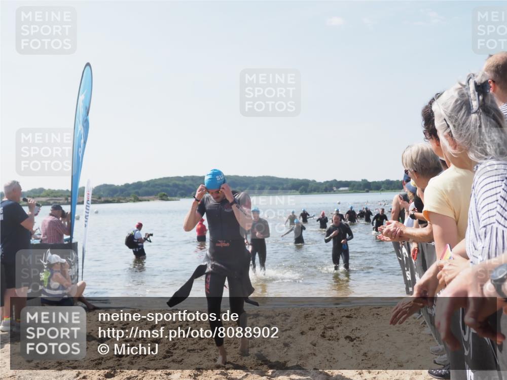 22.06.2025 - Viking Triathlon MichiJ http://msf.ph/oto/8088902 22.06.2025 10:37:10 Schwimmen 172, 233, 355, 370, 383, 388, 454, 500, 513, 649 meine-sportfotos.de