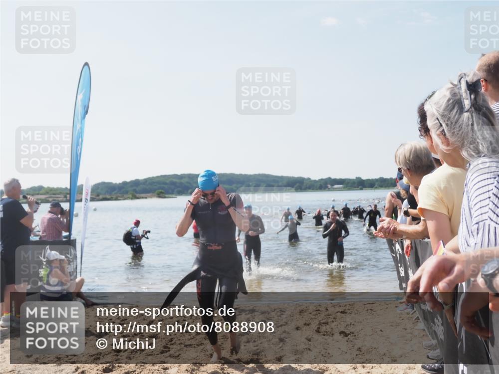 22.06.2025 - Viking Triathlon MichiJ http://msf.ph/oto/8088908 22.06.2025 10:37:10 Schwimmen 172, 233, 355, 370, 383, 388, 454, 500, 513, 649 meine-sportfotos.de