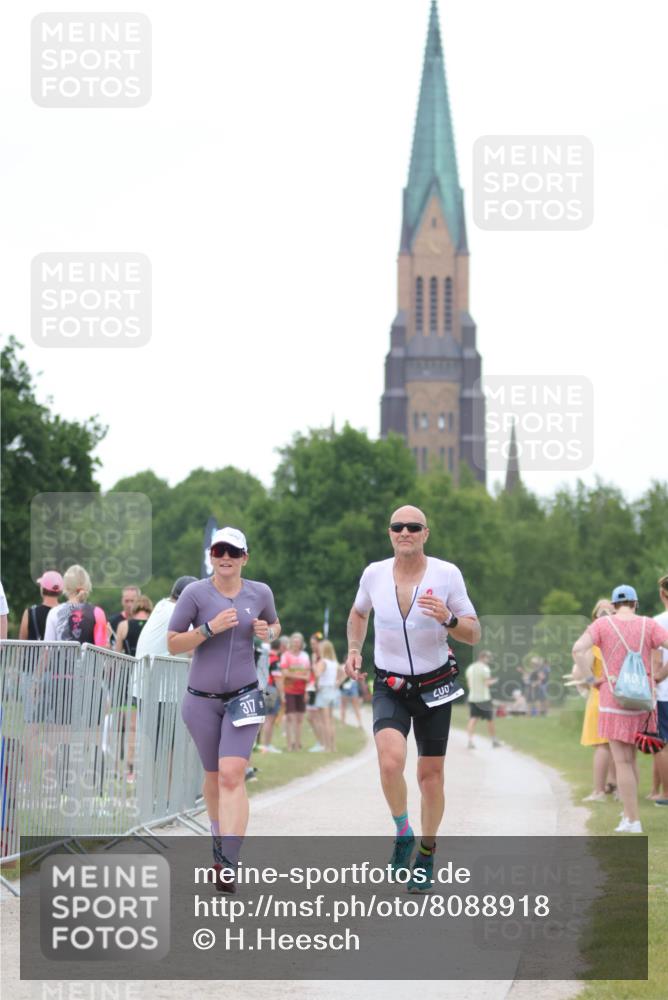 22.06.2025 - Viking Triathlon H.Heesch http://msf.ph/oto/8088918 22.06.2025 15:57:34 Laufen 205, 317 meine-sportfotos.de
